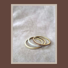 Load image into Gallery viewer, V I A  Armband • Stone Suede