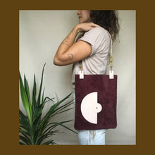 Load image into Gallery viewer, L U N E  Leather Tote
